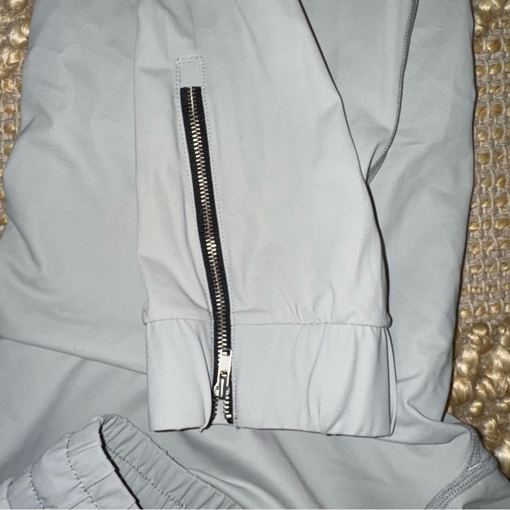 ZYIA Everywhere Joggers - Picture 2 of 3